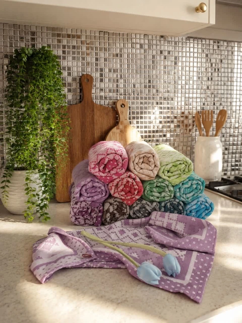 دستمال دو عددی طرح رنگی ابعاد 50 در 50 برند رضوانی